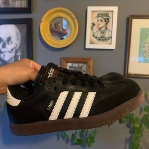 Adidas Samba indoor soccer shoe